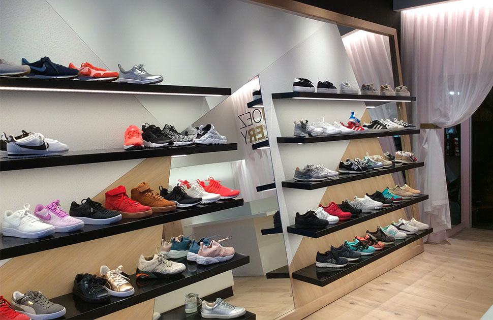 Shoez Gallerie - Comptoirs et Agencements Large